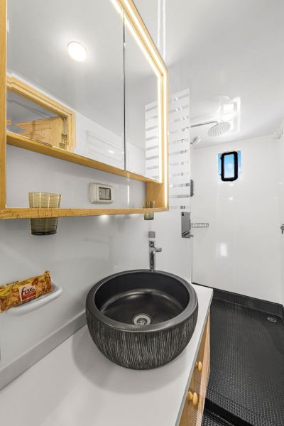 Bathroom Low & Main Deck