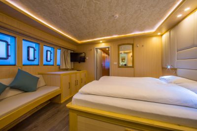 Master-Cabin