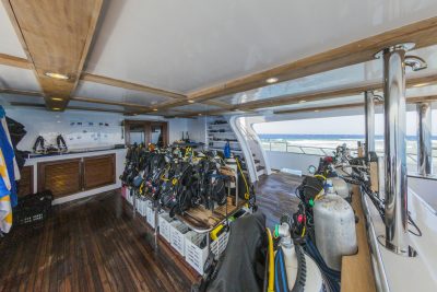 Dive-Deck