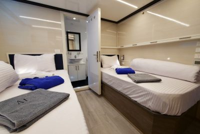 Twin-Cabin