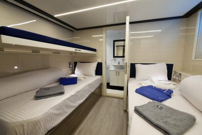 Twin-Cabin